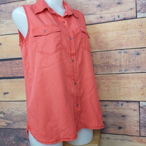 𝅺Buffalo sleeveless top button down blouse - Picture 2 of 6